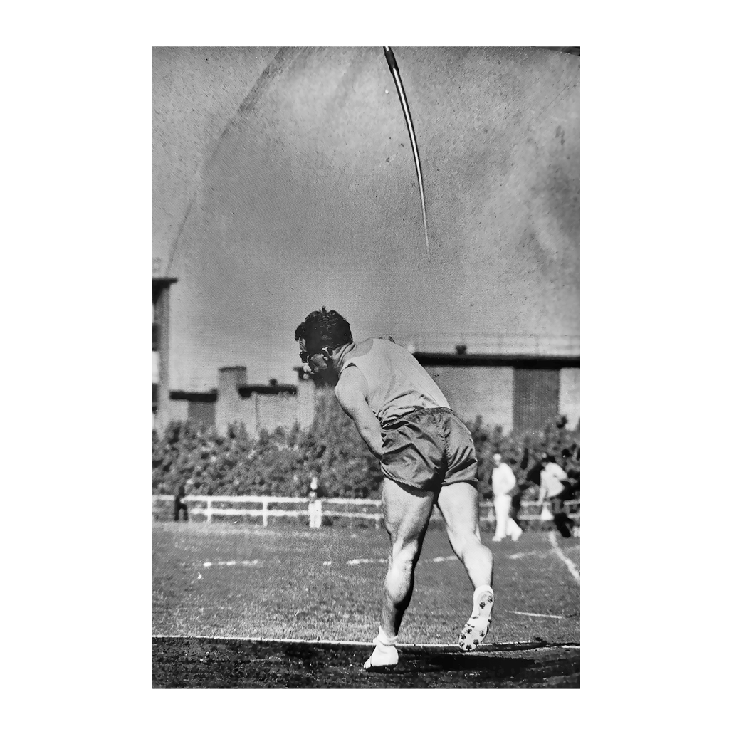 Bill Heikkilä after the throw