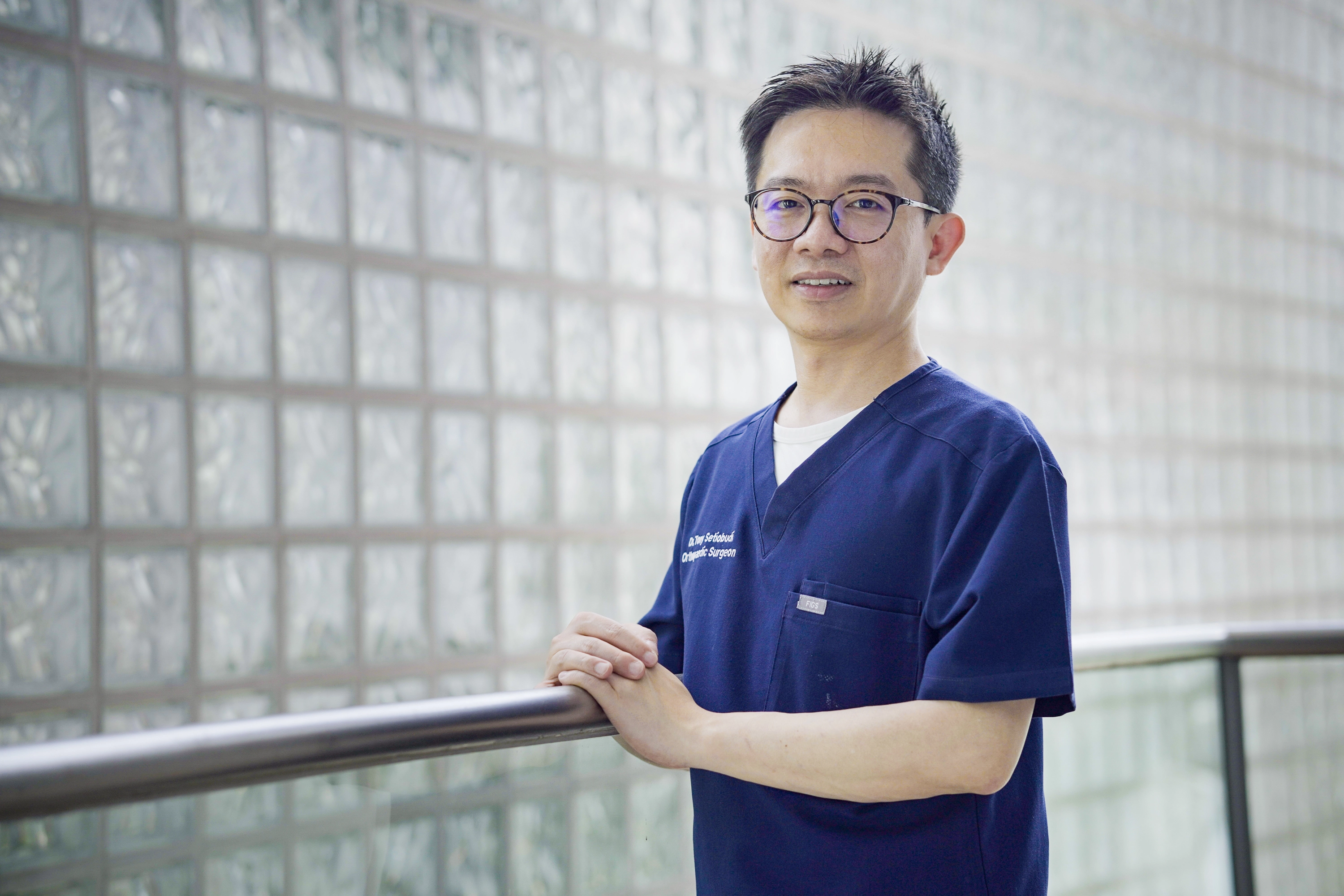 Dr. Tony Setiobudi, Spine Specialist in Singapore